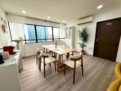 Lucky Plaza (D9), Apartment #554192791